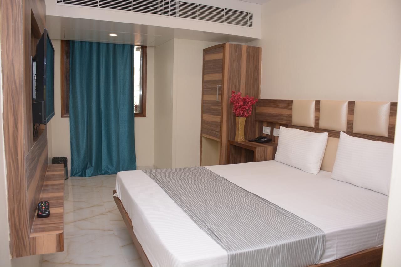 Paharganj Hotel Golden Oasis - A Well Hygiene Property מראה חיצוני תמונה