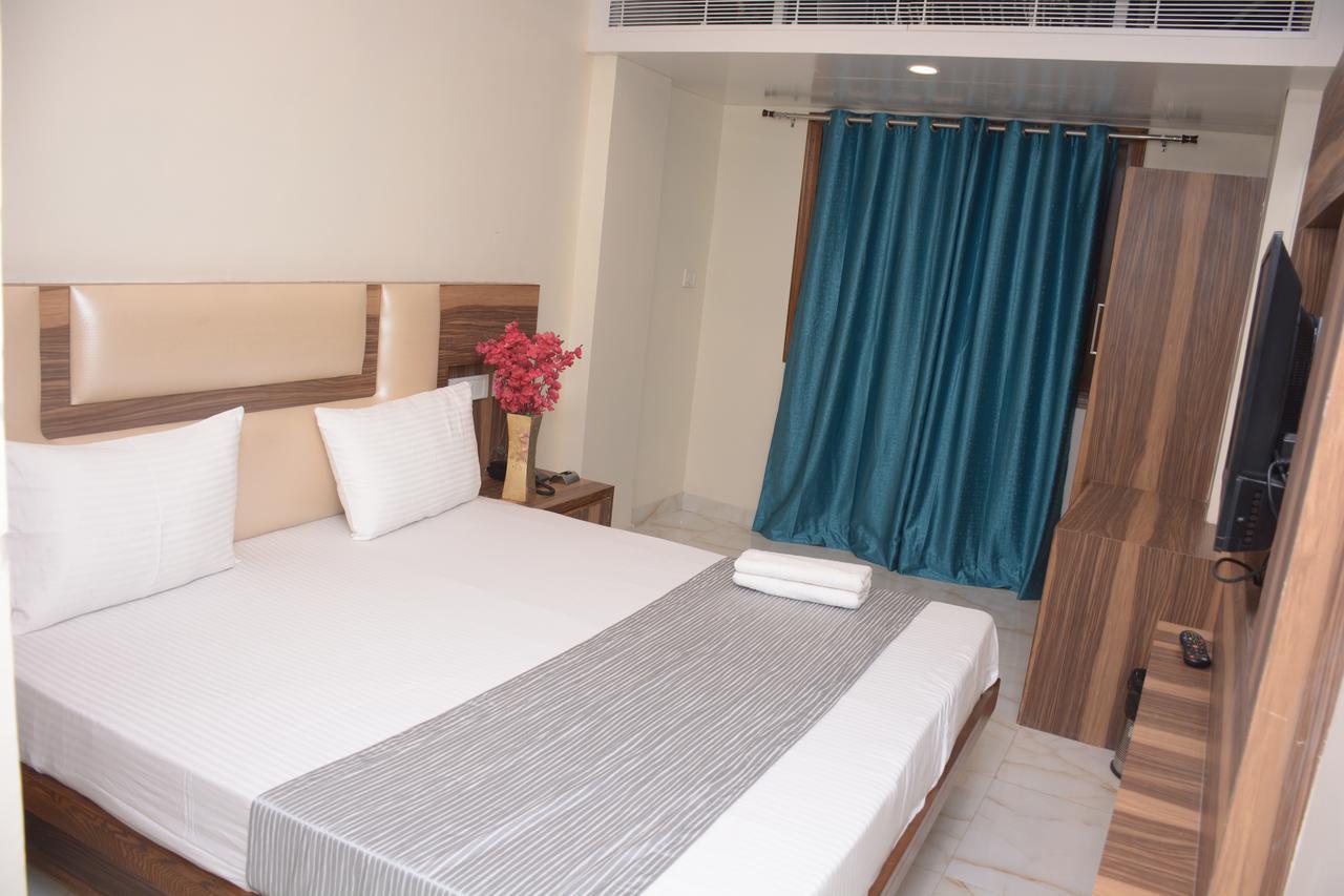 Paharganj Hotel Golden Oasis - A Well Hygiene Property מראה חיצוני תמונה
