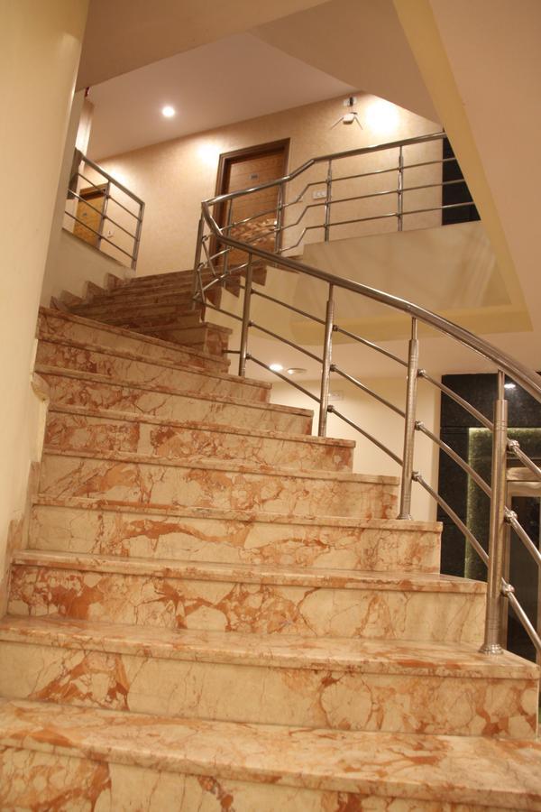 Paharganj Hotel Golden Oasis - A Well Hygiene Property מראה חיצוני תמונה