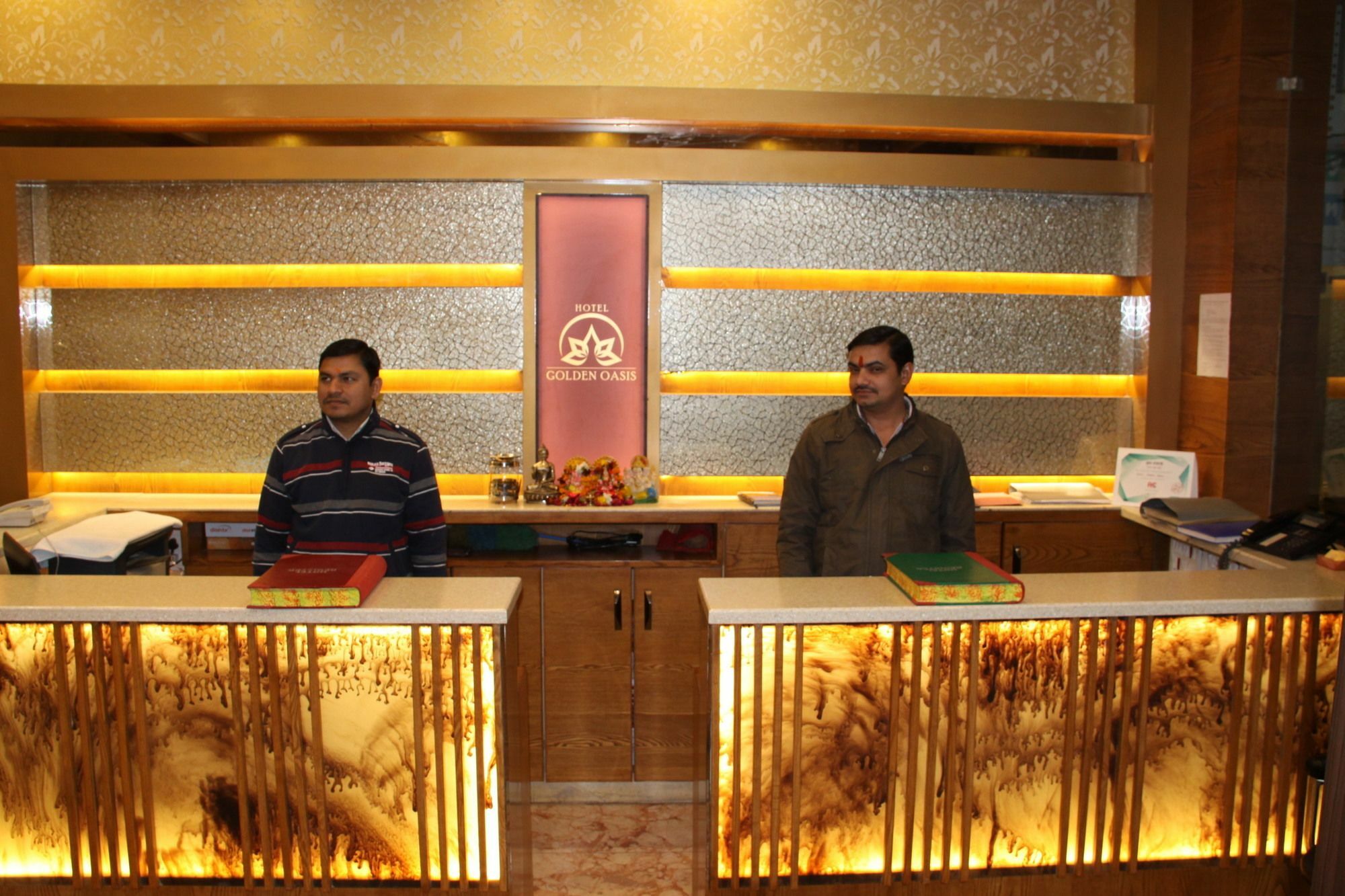 Paharganj Hotel Golden Oasis - A Well Hygiene Property מראה חיצוני תמונה